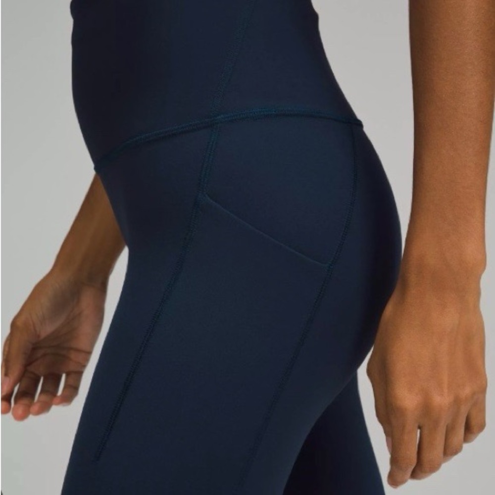 Lululemon High-Rose Wunder Train Navy Leggings with Pockets